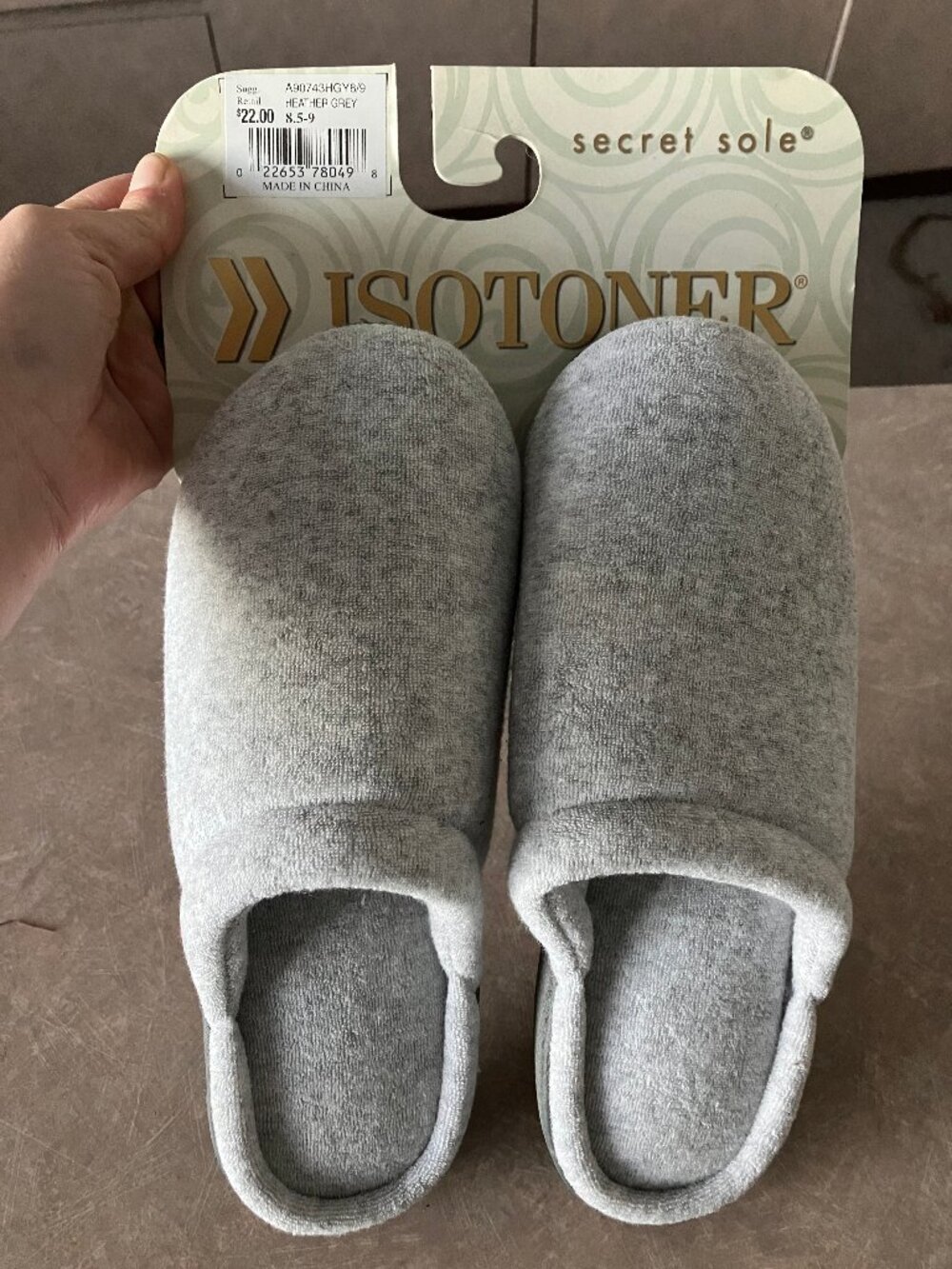 NWT Women's Isotoner Size 8.5 - 9 Gray Slippers